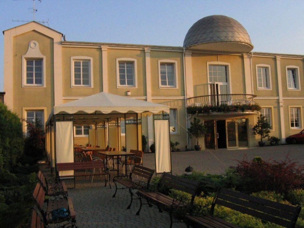 Hotel Fokus Skierniewice Exterior foto
